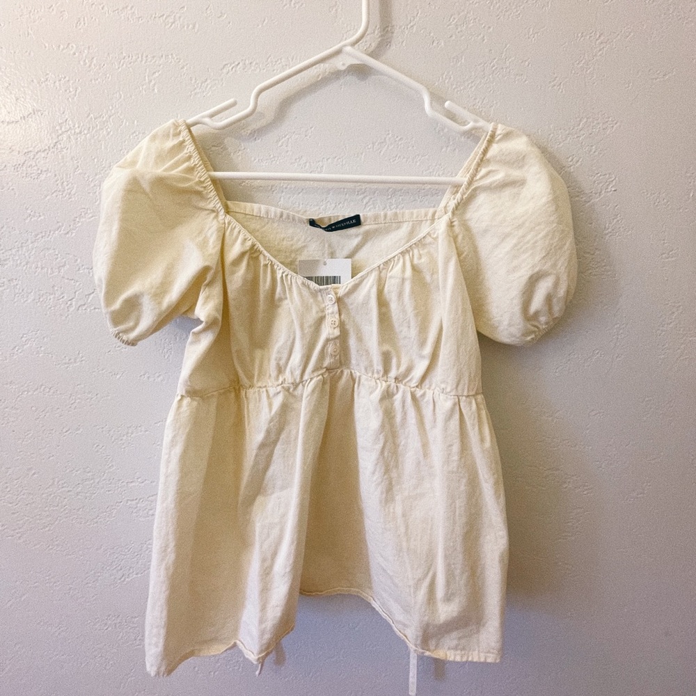 Brandy Melville Puff Sleeve Top